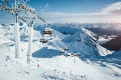 Exploring the Best Snowboarding Destinations Around the World